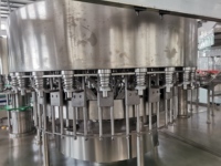 Machine de remplissage haute précision fabriquée en Chine, très demandée, pour la production de bouteilles en verre d'eau pure et de boissons