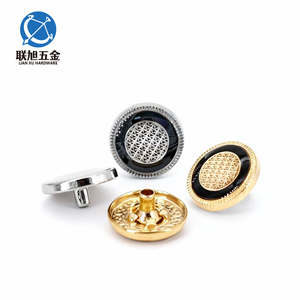 Bottone a Pressione in Lega di Zinco Dorato a 4 Parti con Logo Personalizzato per Abbigliamento, Prodotto da Lianxu - Product Image 4