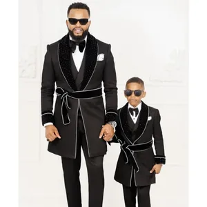 Élégant Costume Noir 3 Pièces pour Homme avec Ceinture Blazer en Velours de Coton Gilet et Pantalon pour Soirée Bal Décontracté Veste de Smoking - Product Image 1