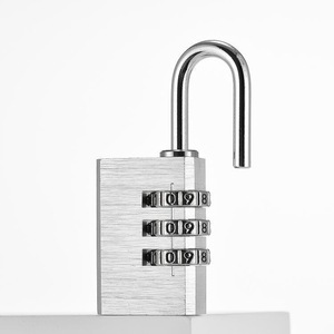 Serrure <span class=keywords><strong>à</strong></span> mot de passe <span class=keywords><strong>à</strong></span> 4 chiffres avec logo personnalisé <span class=keywords><strong>Cadenas</strong></span> antivol pour bagages de sécurité industrielle Serrure <span class=keywords><strong>à</strong></span> combinaison en laiton massif <span class=keywords><strong>à</strong></span> 4 codes pour salle de sport - Product Image 6