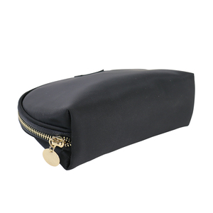 Étui de voyage en toile de coton avec logo personnalisé pour femmes, fabriqué en usine BSCI, sac à maquillage Senda en nylon RPET personnalisé, style féminin, fermeture éclair en métal doré - Product Image 5