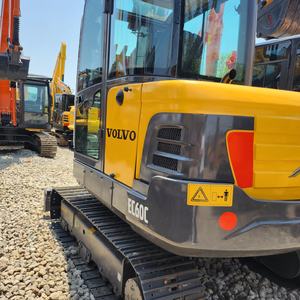 Mini-pelleteuse d'occasion japonaise VOLVO EC60C originale en vente avec pelleteuse d'occasion à faible durée de travail - Product Image 6