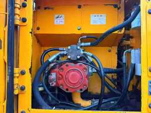 Excavadora Hyundai 220 Usada, Motor Original, Buen Estado de Funcionamiento, a Bajo Precio - Product Image 2