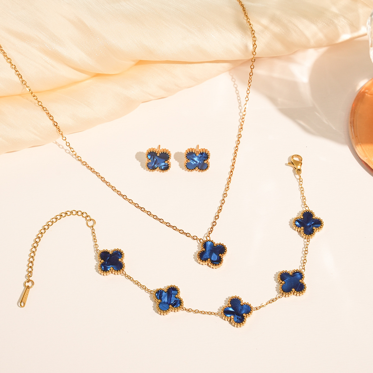 ensemble trois pièces coloré dégradé bleu profond de 13 mm