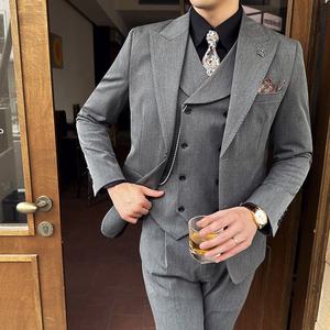 Blazer clásico de traje de negocios antiarrugas de 3 piezas de tamaño y color de estilo personalizado para hombre de lujo OEM hecho en <span class=keywords><strong>China</strong></span> - Product Image 1