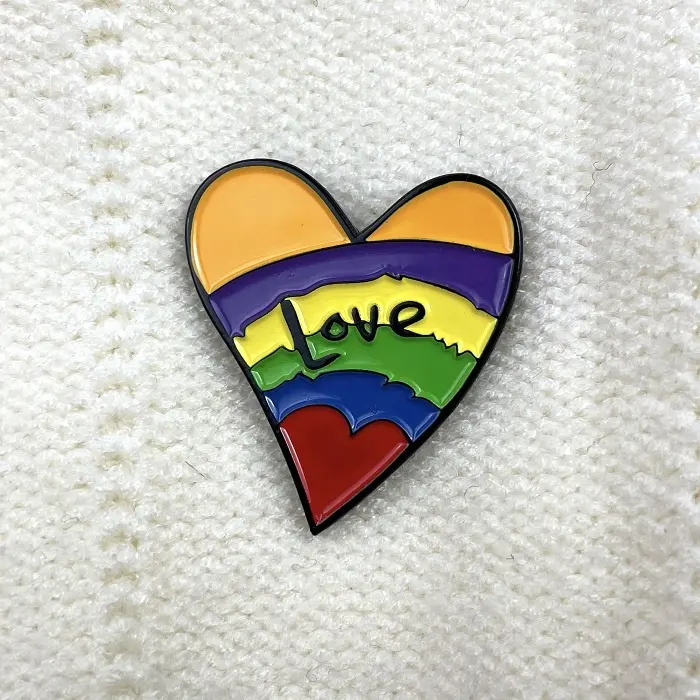 VastGifts Wholesale Enamel Pins Factory Custom Design Soft Enamel Colorful Heart Love Pin Metal Logo Pin Badge