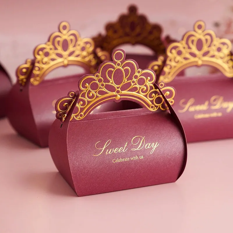 Caja de papel plegable con forma de corona para dulces, Caja de Regalo con logotipo personalizado, de lujo, para Boda, nuevo diseño