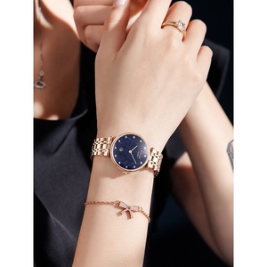 Reloj deportivo de acero inoxidable recién llegado para mujer con movimiento de zafiro y cuarzo - Product Image 3
