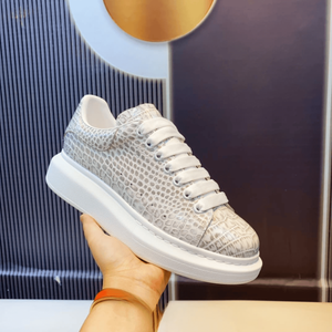 Zapatillas deportivas casuales Alexander 2026 de moda con parte superior marrón con relieve de escamas de pez prensadas en caliente, suela gruesa Mc que aumenta la altura, modelo Queen - Product Image 3