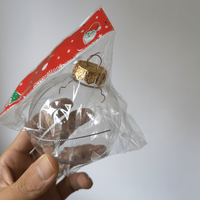 Conception claire 8cm PVC ornements en plastique de noël boules boules maison suspendus décoratifs en mousse PET cadeaux avec des techniques d'impression