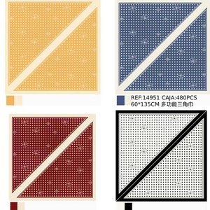 Pañuelo Triangular Multifuncional de 60x135 cm para Uso en Exteriores con Diseño de Lunares - Product Image 1