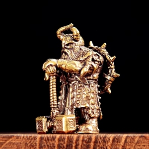Ornement moderne en laiton représentant un dieu marteau, figurine plaquée pour cadeau d'affaires ou article promotionnel - Product Image 5
