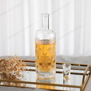 Venta al por mayor Super Flint Botella de vidrio Whisky 700ml Glass Spirit Bottle Manufacturing Company - Product Image 3