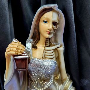 Estatua de Resina de la Santa Muerte de 12 Pulgadas, Mitad Mujer, Santa Muerte Media Mujer - Product Image 3