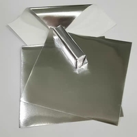 Feuilles d'emballage en papier d'aluminium doré personnalisées 20x20 cm pour emballer des barres de chocolat aux champignons