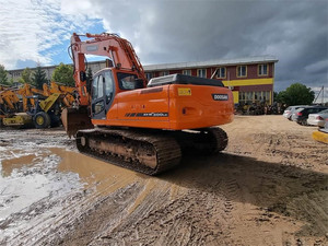 รถขุดไฮดรอลิกแบบตีนตะขาบ Doosan DH300 มือสองจากเกาหลี น้ำหนัก 30 ตัน บุ้งกี๋ 1.15 เมตร กำลัง 120 กิโลวัตต์ รัศมีวงเลี้ยวสั้น รับประกัน 1 ปี - Product Image 1