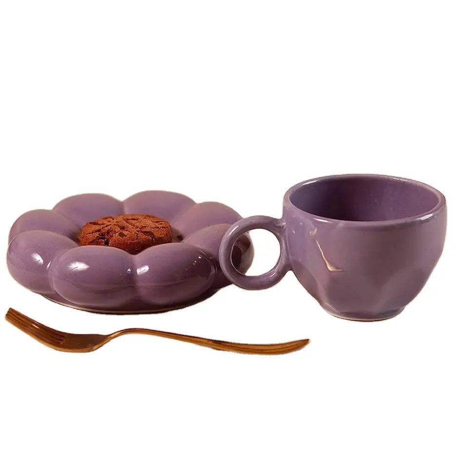 Ceramica viola nordica Chunky tazza da tè tazza di caffè con forma di fiore piattino set