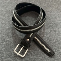 Ceinture en PU pour femme, ceinture cloutée, accessoire de mode punk, boucle à ardillon en métal avec fermeture éclair, ornement de taille ajustable pour jeans