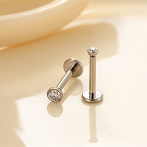20G/18G/16G 8mm Şeffaf CZ Üstü Düz Sırtlı Dişsiz Push <span class=keywords><strong>Pin</strong></span> Dudak Piercingi G23 Titanyum Labret Takı - Product Image 3