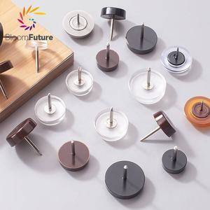 واقيات أرضية للأثاث مع قاعدة مسمارية من البلاستيك والحديد، وسادات انزلاق لأرجل الكراسي والمكاتب لتقليل الضوضاء - Product Image 1