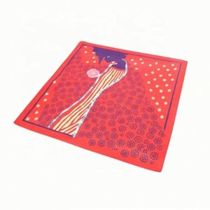 Écharpe en coton personnalisable et bandana carré imprimé avec logo personnalisé pour le sport - Product Image 6