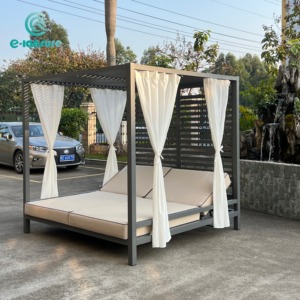 Lit de jardin élégant en aluminium pour l'extérieur avec coussin résistant aux intempéries, lit de salon de patio avec rideau blanc pour hôtel et complexe hôtelier - Product Image 3