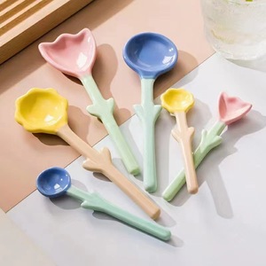 Cuchara <span class=keywords><strong>de</strong></span> Cerámica con Forma <span class=keywords><strong>de</strong></span> Tulipán, Diseño Bonito, Cuchara <span class=keywords><strong>de</strong></span> Cerámica para Café, Desayuno, Postre, Helado, Arroz, para Fiestas y Eventos - Product Image 1