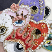 Patchs pour les yeux en forme de cœur 3D faits à la main, accessoires polyvalents pour broches et badges DIY pour vêtements, sacs, chaussures, styles multiples, matériau PVC