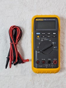Multímetro 87 III True RMS con Cables y Funda Amarilla, Probado y en Funcionamiento - Product Image 2
