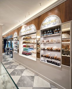 Vetrina Espositiva Commerciale Multilivello con Illuminazione LED e Telaio in Lega di Alluminio per Pasticcerie Avanzate - Product Image 4