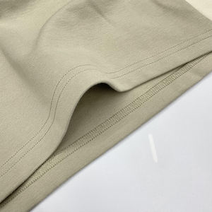 Venta al por mayor de camisetas deportivas de retazos con diseño de línea y logotipo impreso personalizado - Product Image 4