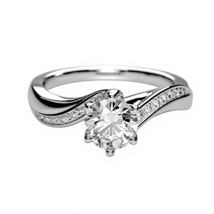 Anillo de compromiso de plata 925 de excelente calidad con diamante redondo, engaste de puntas y banda pavé para mujer - Product Image 1