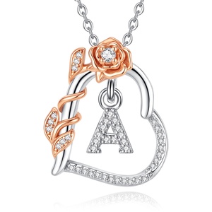 Collana <span class=keywords><strong>con</strong></span> Ciondolo a <span class=keywords><strong>Cuore</strong></span> Placcato in Rodio per Damigelle, <span class=keywords><strong>con</strong></span> Iniziale in Oro Rosa e Zirconia Cubica, Ideale come Regalo di Proposta - Product Image 1