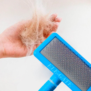 Libere a su compañero peludo de los nudos difíciles con un cepillo de aseo para mascotas fácil de usar, herramienta de eliminación de pelo de plástico PP personalizable - Product Image 4