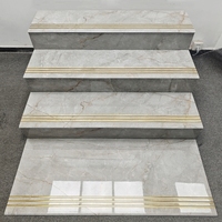Carrelage d'Escalier Luxe Design Ligne Dorée et Sable d'Or 470x1200mm en Porcelaine pour Marche et Contremarche Personnalisable