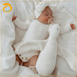 Set de Regalo para Recién Nacido de Manta de Apego y Consolador de Muselina Orgánica Suave de Peluche con Forma de Animal - Product Image 5