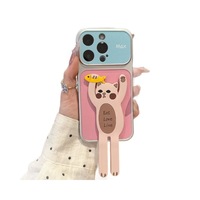 Coque de téléphone compatible avec iPhone 17 et 16, motif chien blanc à longues pattes contrastant jaune-bleu, transformable instantanément