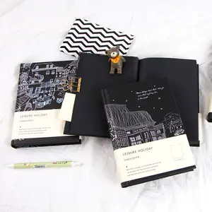 Buku Catatan Halaman Kosong Hitam Yang Inovatif Menggunakan Imajinasi Anda untuk Membuat Buku Harian Notebook Sendiri