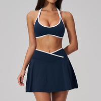 Set Rok Wanita Terbaru Warna Kontras Bentuk V dengan Bantalan Dada, Kantong Samping, Bahan Nude Feel untuk Padel, Golf, dan Tenis