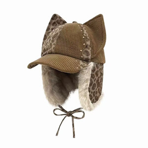 Gorra de béisbol de lona con estampado de leopardo, color marrón café, con orejeras de piel sintética, gorro cálido de invierno para mujer - Product Image 3