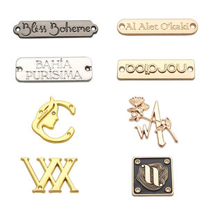 Etiquetas chapadas en metal ecológicas personalizadas logotipo de marca grabado para ropa para prendas y camisas - Product Image 3