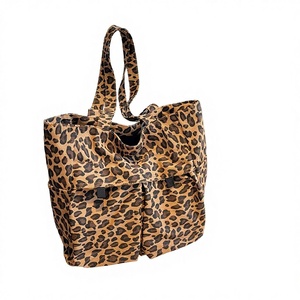 Borsa Tote in Tela Stile Retrò Europeo-Americano con Stampa Leopardata, Grande Capacità, Due Manici, Design Casual Texturizzato - Product Image 1