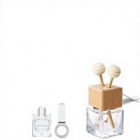 Diffuseur d'air frais carré en verre de 8 ml pour voiture avec clip de ventilation, surface estampée à chaud, flacon vide pour huiles essentielles et parfums