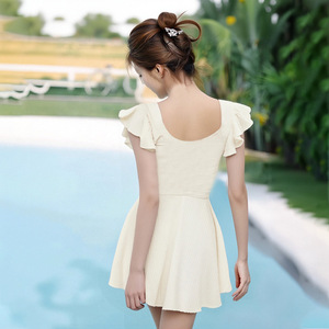 Traje de baño de una pieza para mujer Baiya, traje de baño elástico con falda fruncida y cuello cuadrado para uso en piscinas y resorts - Product Image 4