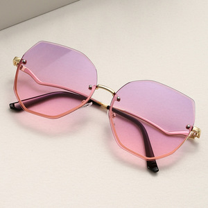 Oversized Frameless <b>Sunglasses</b> For Women Metal Frame UV400 Protection Fashionable Sun Glasses With Purple And <b>Gradient</b> Lenses - Product Image 2