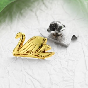 Elegante Broche Personalizado con Diseño <span class=keywords><strong>de</strong></span> Cisne, Chapado en Oro y Plata, Broche <span class=keywords><strong>de</strong></span> Solapa con Cisne en Relieve 3D, Personalizado para Mujer, Accesorio para Abrigo o Bufanda, Regalo - Product Image 3