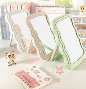Espejo de Maquillaje de Escritorio con Diseño Ondulado Irregular, Estilo Estético Coreano, Espejo Cosmético Decorativo para Colgar en la Pared, para Dormitorio - Product Image 4