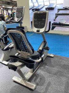 Bicicleta Estática Comercial Vertical Autogeneradora para Gimnasio 2026 - Product Image 3