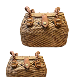 Sac de mode éthique classique Lombok fait à la main ovale Ketak sac en cuir tissé avec doublure traditionnelle Sasak Tenun artisanat en osier - Product Image 3