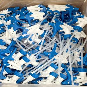 32 oz'lık Sprey Şişeleri için Ağır Hizmet Tipi Evrensel Tetikli Sprey Başlığı Yedeği, Mavi Tetikli Sprey Başlığı (Mist ve Akış) - Product Image 4